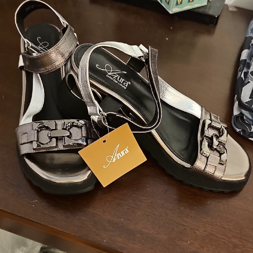 Women's Metallic Sandals